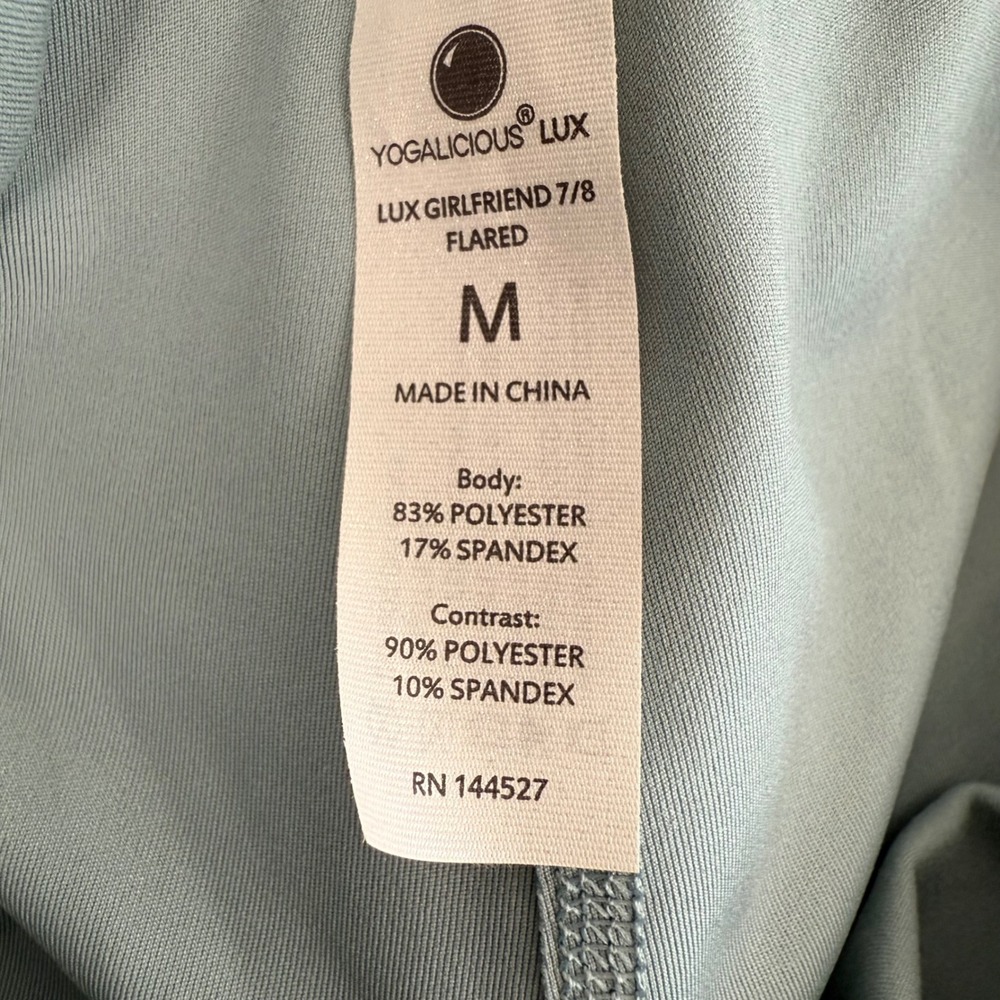 Yogalicious LUX Girlfriend 7/8 Flared Leggings Tourmaline Blue Womens Medium NEW - Picture 4 of 8